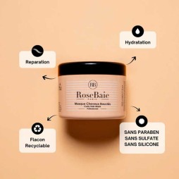 Rose baie masque cheveux bouclés