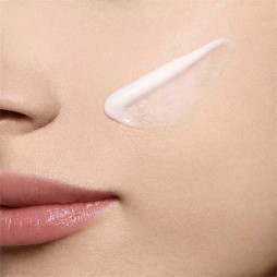 Clarins nutri lumière jour emulsion revitalisante lumière anti-âge